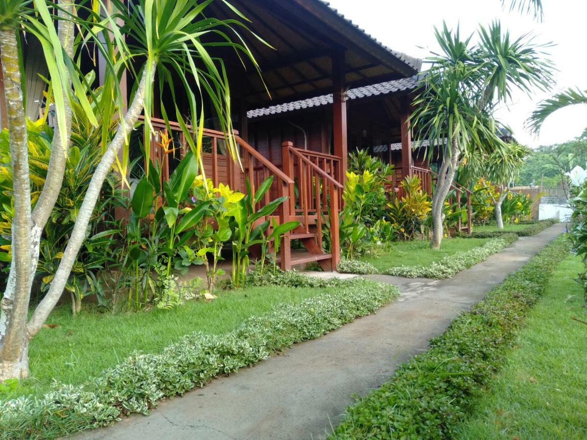 Hotel Gatri Hut Lembongan Exteriér fotografie